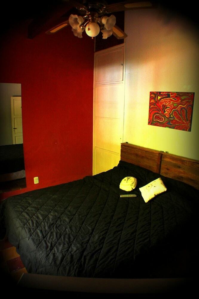 Hostal Amukan Guest House - Hostel