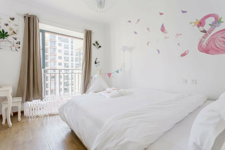 Hotel Le Tu Community