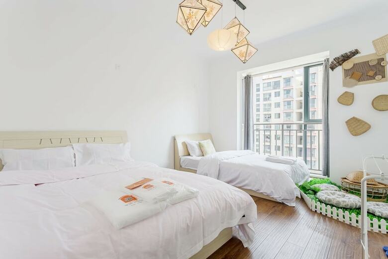 Hotel Le Tu Community