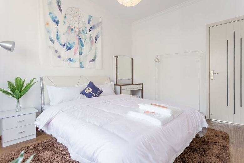 Hotel Le Tu Community