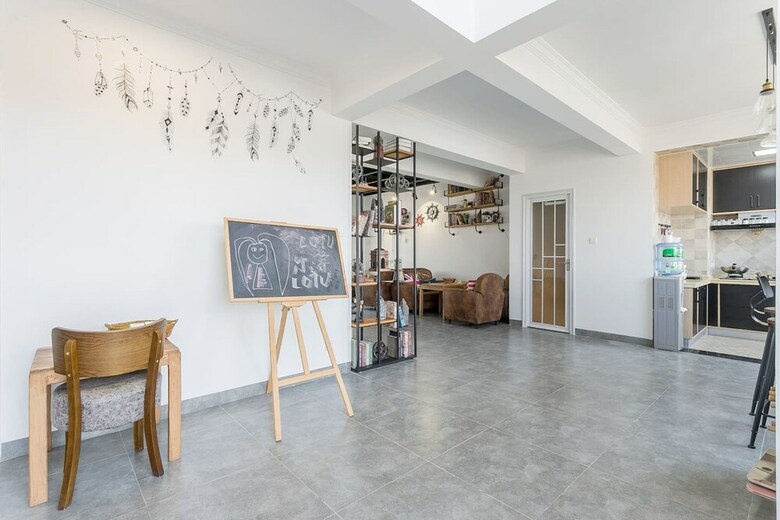 Hotel Le Tu Community