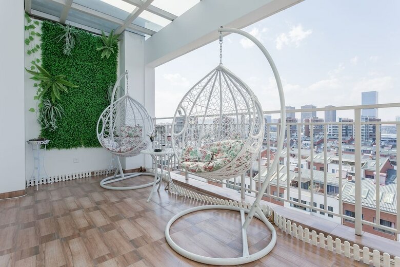 Hotel Le Tu Community