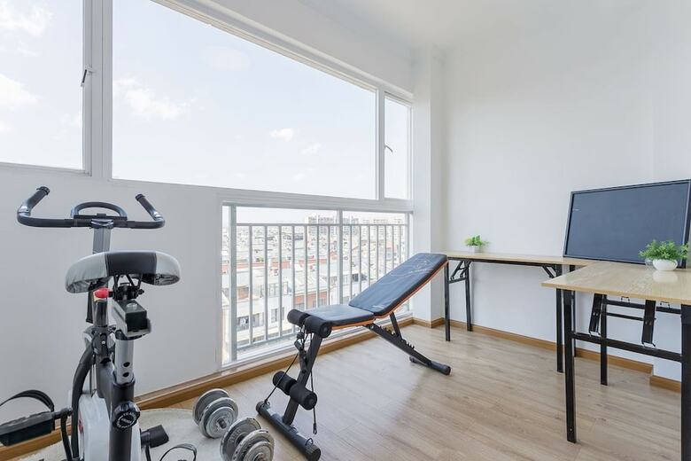 Hotel Le Tu Community