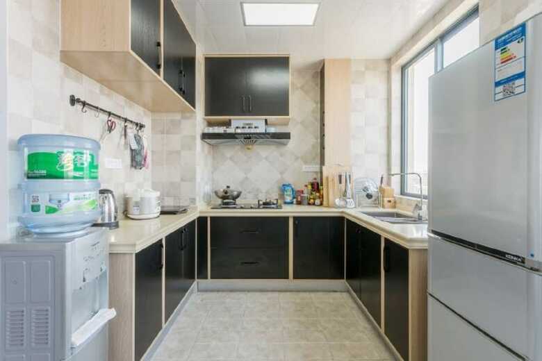 Hotel Le Tu Community