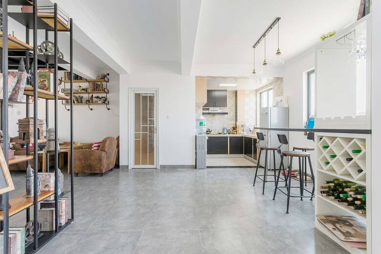Hotel Le Tu Community