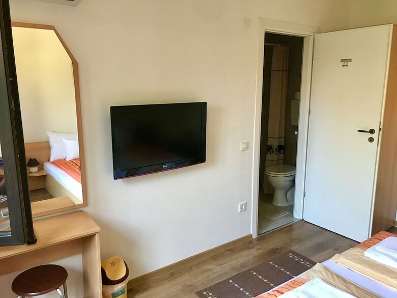 Pension Cristi's Rooms