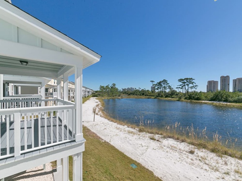 A Wave From It All - Townhomes At Lost Key