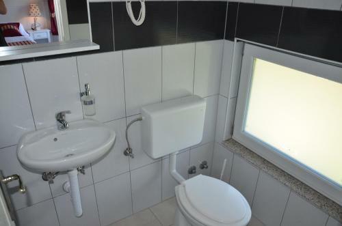 Rooms And Apartments Neron