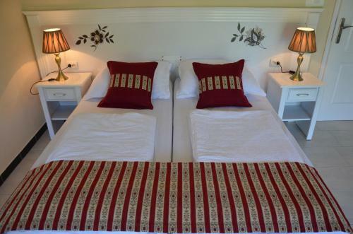 Rooms And Apartments Neron