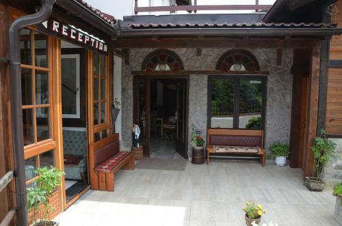 Rooms And Apartments Neron