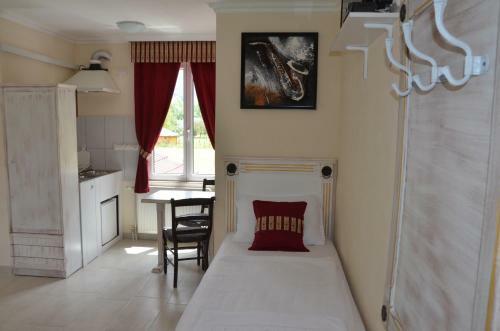 Rooms And Apartments Neron