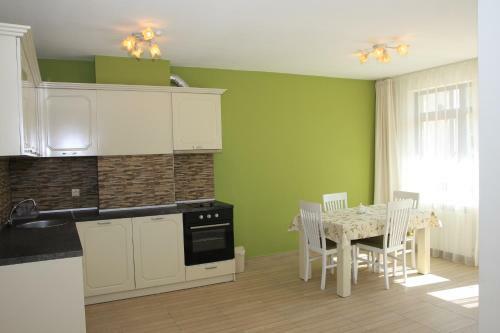 Family Hotel Zvezda