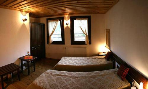 Hostal Complex Kosovo Houses