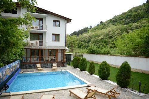 Hostal Guest House Drecheva's House