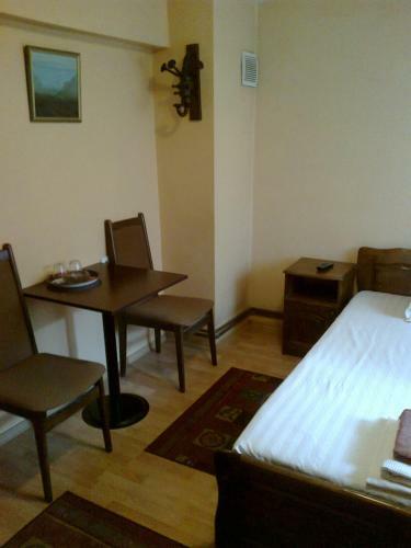 Hostal Family Hotel May