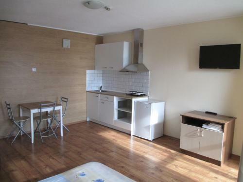 Nadezhda Aparthotel