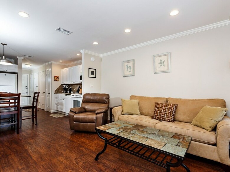 Sunset Harbor Palms 2-202