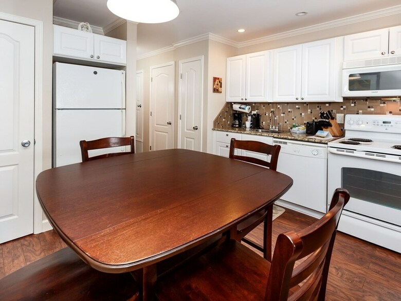 Sunset Harbor Palms 2-202