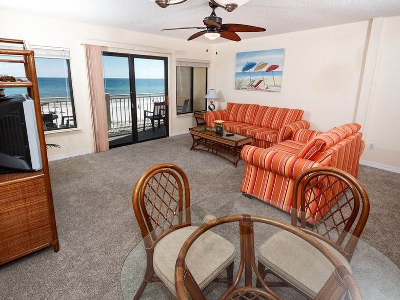Tiki Beach 31