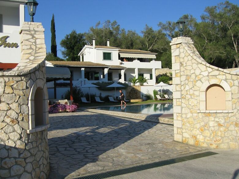 Hotel Paradise Inn