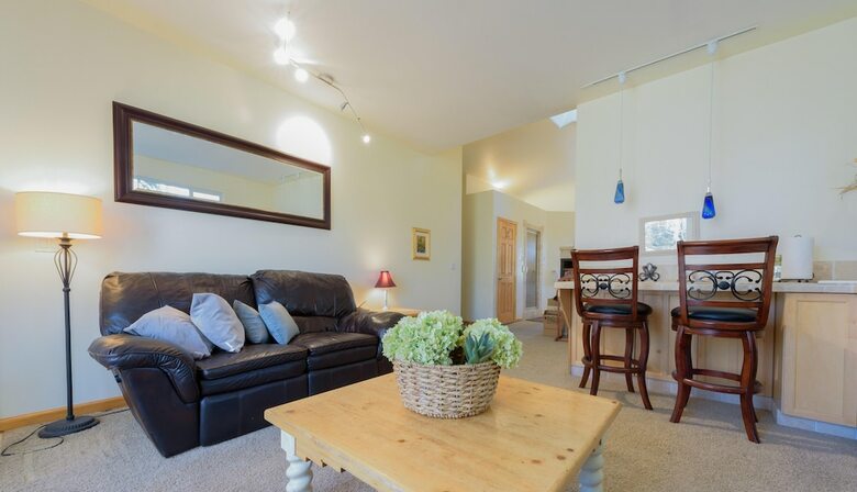 Mv25: Waterfront Tahoe Keys Home