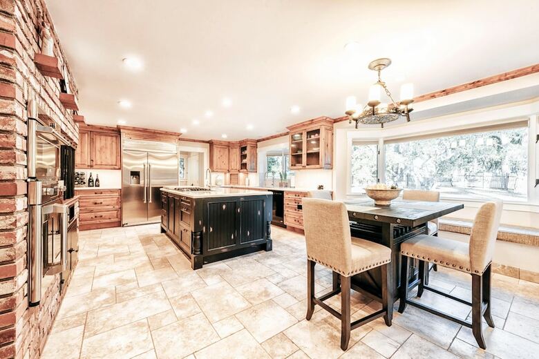 Lx47 Pebble Garden Retreat Large Home With Modern Kitchen