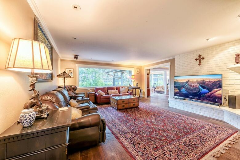 Lx47 Pebble Garden Retreat Large Home With Modern Kitchen