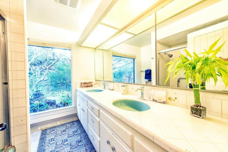Lx47 Pebble Garden Retreat Large Home With Modern Kitchen