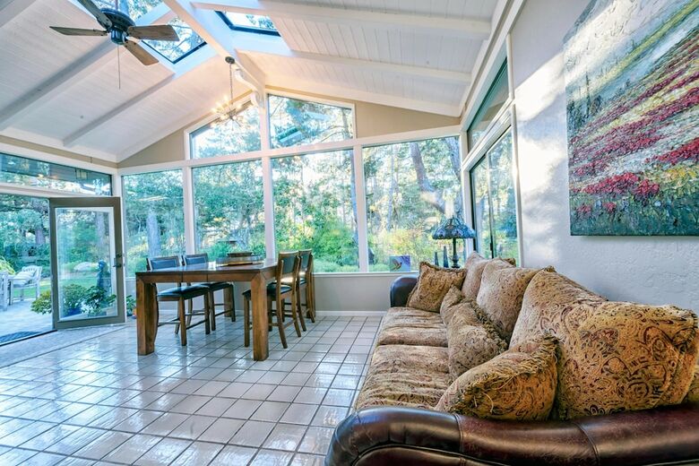 Lx47 Pebble Garden Retreat Large Home With Modern Kitchen