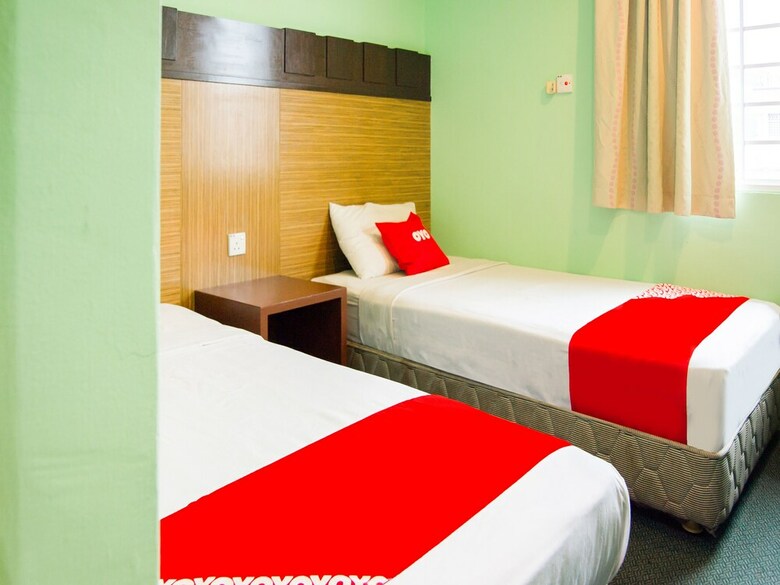 Oyo 89408 Royal Hotel