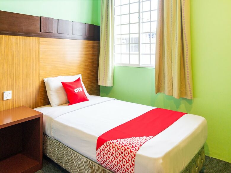 Oyo 89408 Royal Hotel