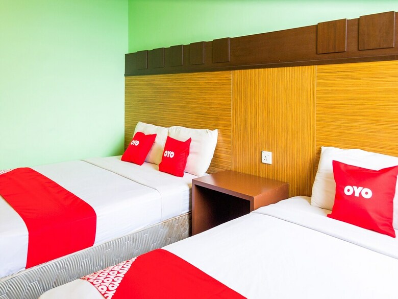 Oyo 89408 Royal Hotel