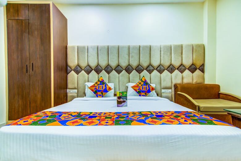 Fabhotel Nayyar Inn