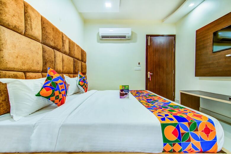 Fabhotel Nayyar Inn