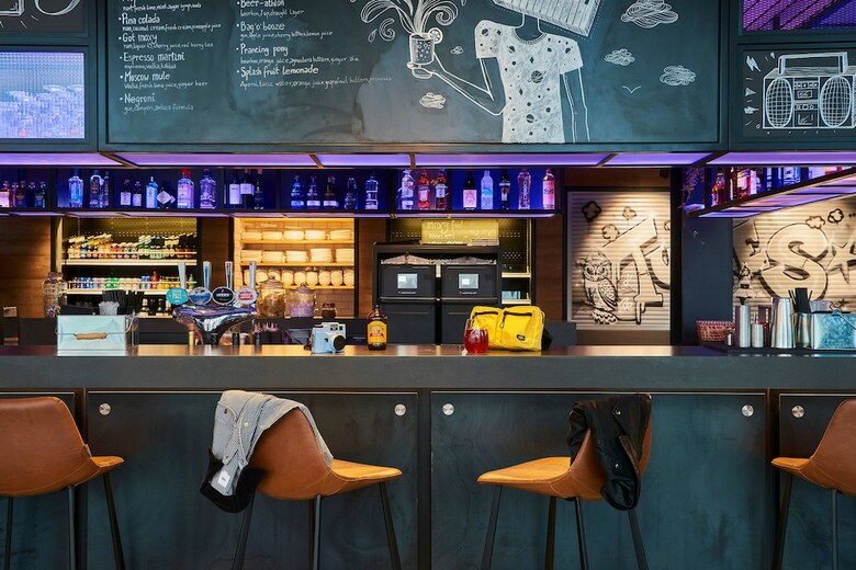 Hotel Moxy Birmingham Nec