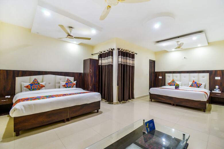Fabhotel Js Regency