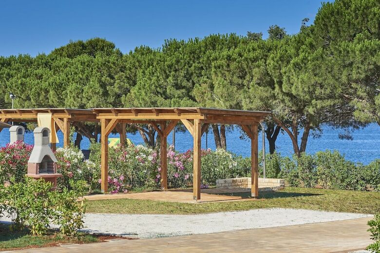 Happy Camp In Camping Park Umag