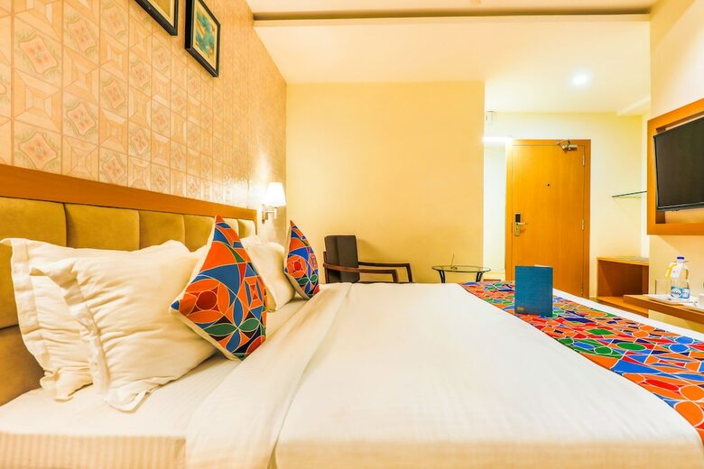 Fabhotel Capitol Suites