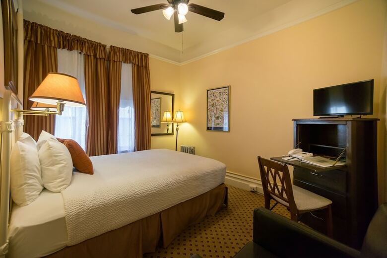 The Andrews Hotel