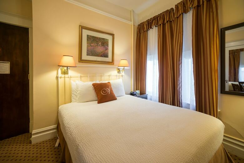 The Andrews Hotel