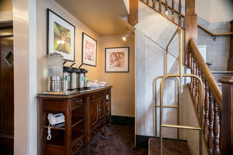 The Andrews Hotel