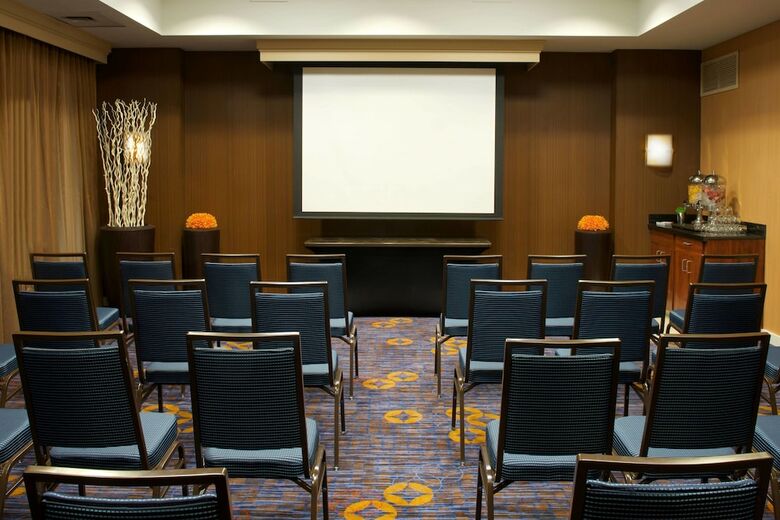 Hotel Courtyard By Marriott Bloomington