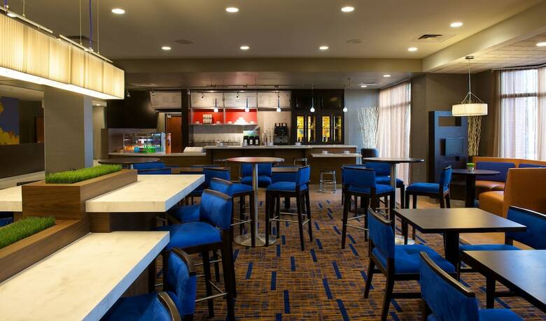 Hotel Courtyard By Marriott Bloomington