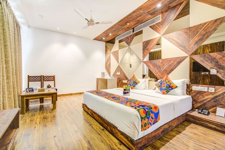 Fabhotel Yellow