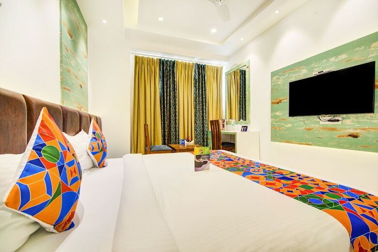 Fabhotel Yellow