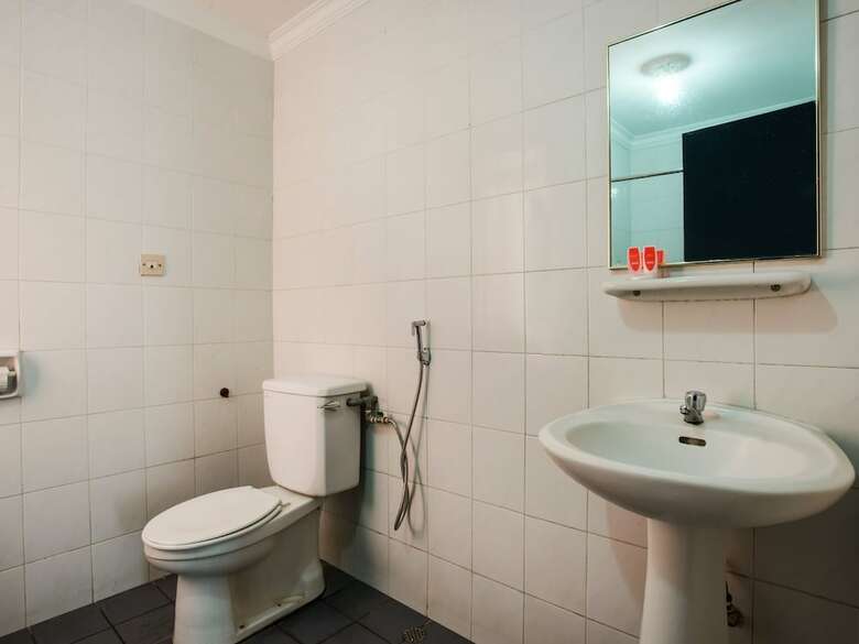 Oyo 89568 Mangrove Hotel