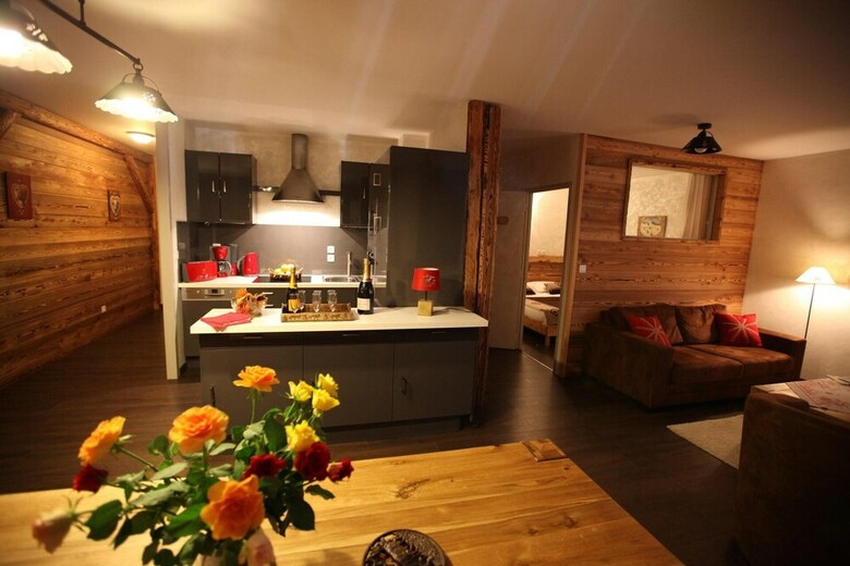 4 Rooms 8 People 3 Cl�s West Facing