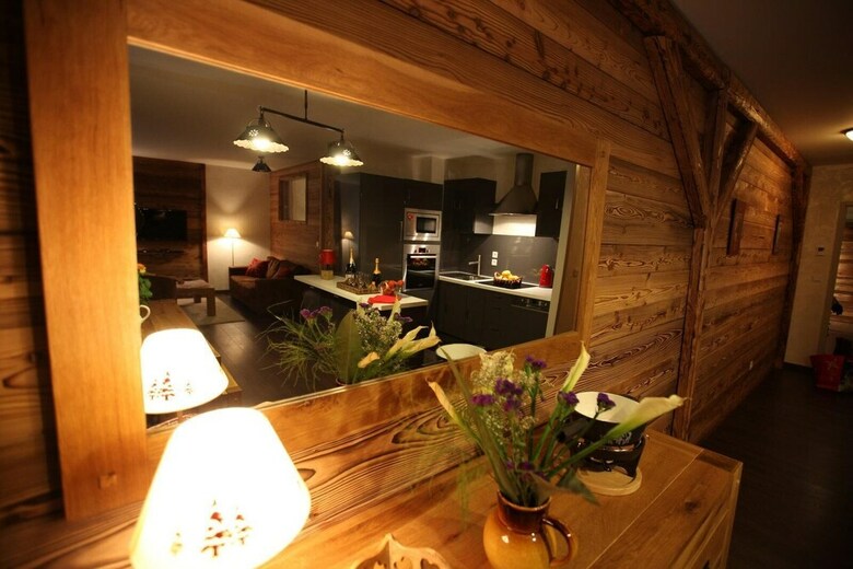 4 Rooms 8 People 3 Cl�s West Facing