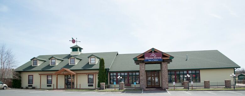 Hotel Hometown Inn & Suites