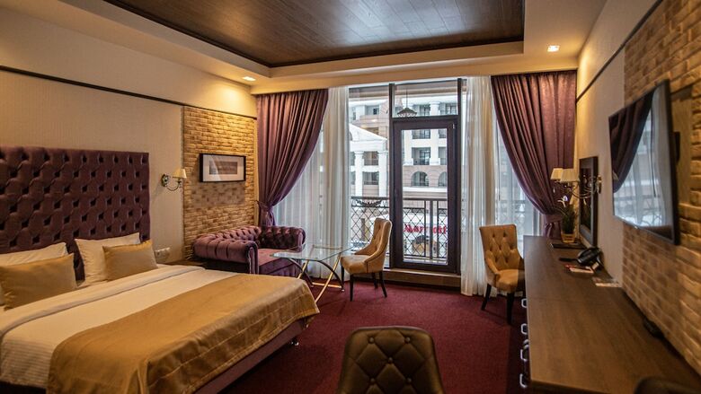 Vertex Hotel